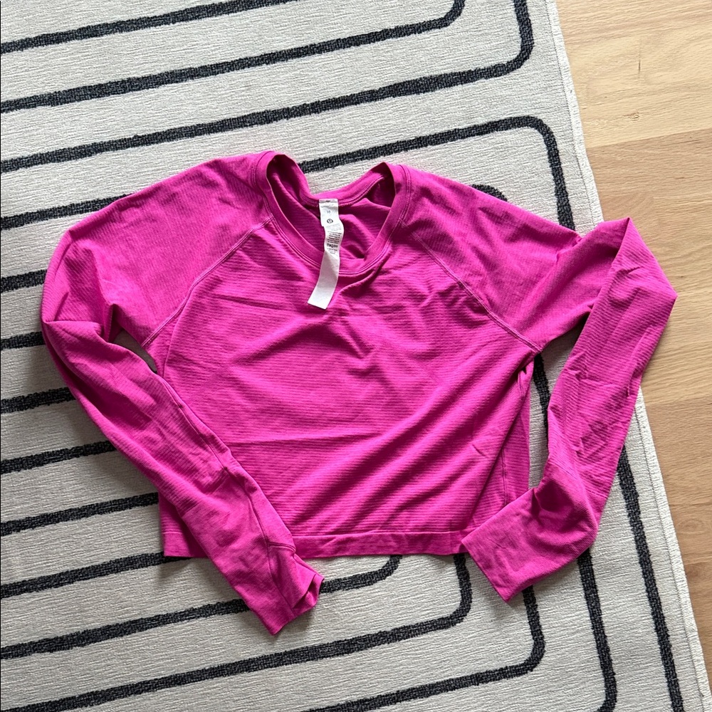 lululemon athletica Swiftly 2.0 Long Sleeve Cropped Tee in excellent condition
